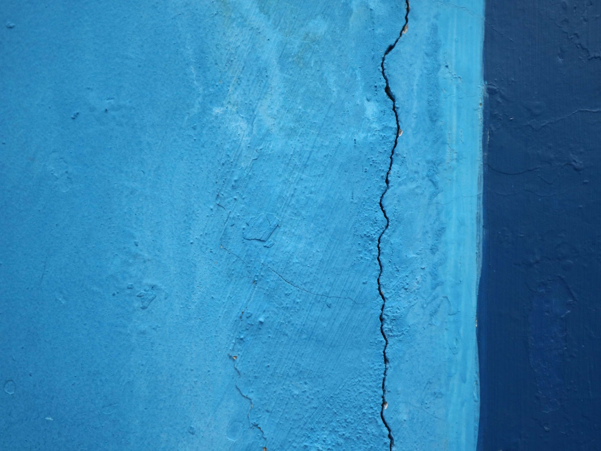 Structural crack requiring repair